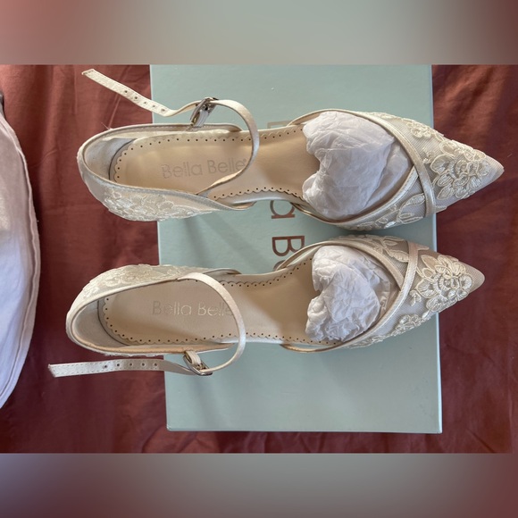 Bella Belle CANDICE IVORY
Ivory D'Orsay Lace Wedding Shoes for Bride Low Heel - Picture 2 of 10